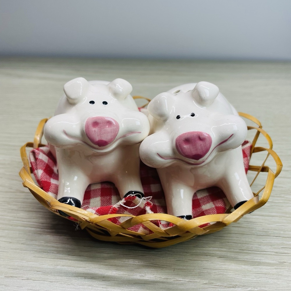 Vintage Ceramic 2 Pig Figurine Salt & Pepper Shakers With Basket Ron‎ Gordon